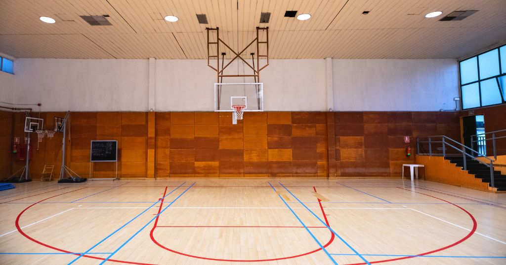 10 Things That Are 20 Feet Long or Big - Basketball Courts